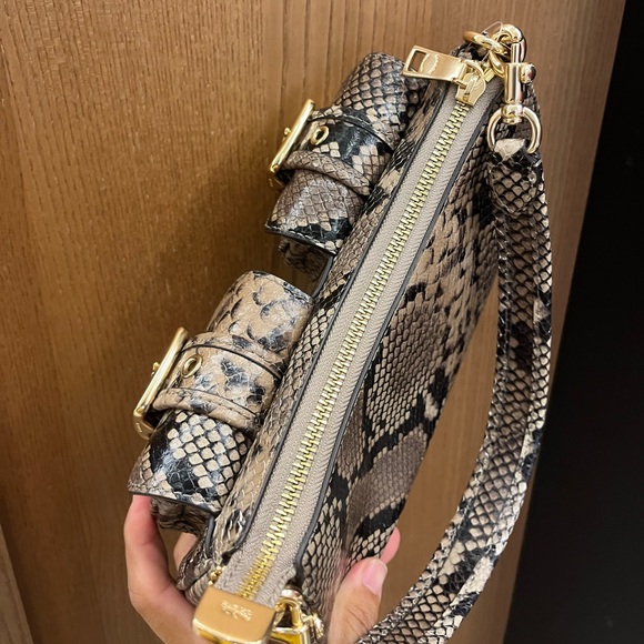 Coach Ashton Bag With Snake Print  # CCE38 - Picture 9 of 10